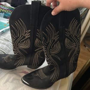 Size 10 women’s cowboy boots